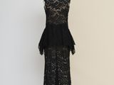 une robe en dentelle noire sur un mannequin, un mannequin, un mannequin, un mannequin, un mannequin, un mannequin, un mannequin, un mannequin, un mannequin, un mannequin, un mannequin, un mannequin, un mannequin, un mannequin, un mannequin, un mannequin, un mannequin, un mannequin, un mannequin, un mannequin, un mannequin, un mannequin, un mannequin, un mannequin, un mannequin, un mannequin, un mannequin, un mannequin, un mannequin, un mannequin, un mannequin, un mannequin,