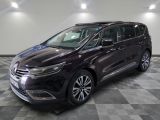 La nouvelle Chrysler Pacifica 2018 est exposée dans un showroom