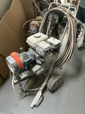 a machine that is sitting on the floor in a room