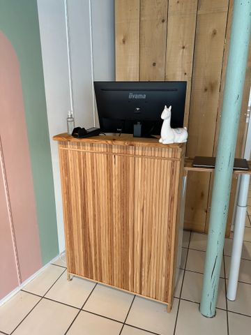 Mobilier : banque mélaminé blanc plateau en pin avec dosseret, ps...