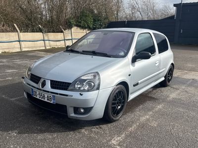 RENAULT Clio RS 2.0i 16V Sport 3P - Genre : VP - Carrosserie : CI - En