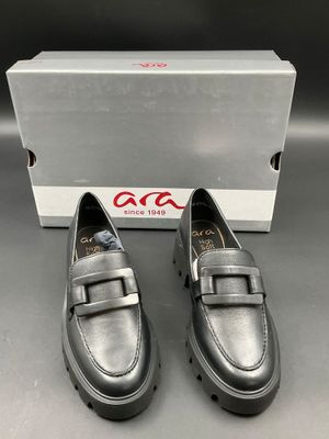 ARA, mocassin modèle OXFORD, pointure 35.