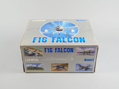 une boîte sur laquelle est représenté un avion