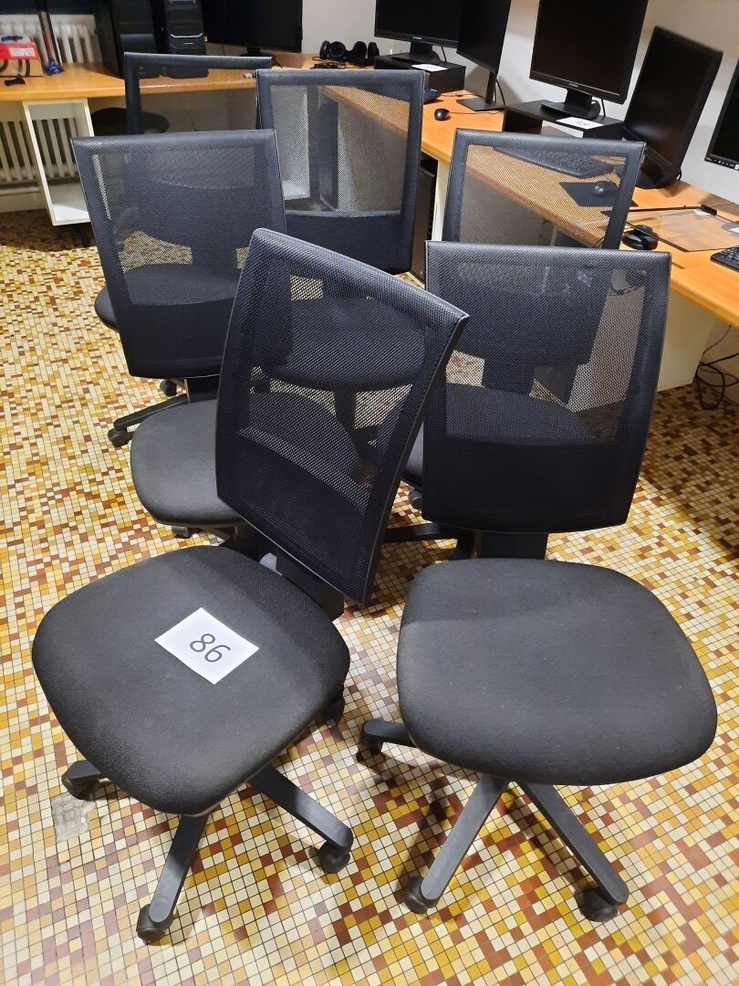6 chaises dactylos tournantes, roulantes, noires