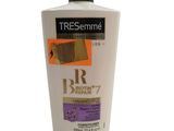 un flacon de lotion capillaire Tresseme sur fond blanc