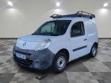 une photo d'une camionnette blanche équipée d'une galerie de toit