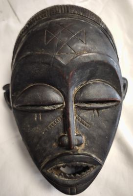 Afrique : masque bouche ouverte bois noirci (H.