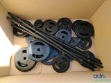 une boîte contenant toutes sortes d'outils