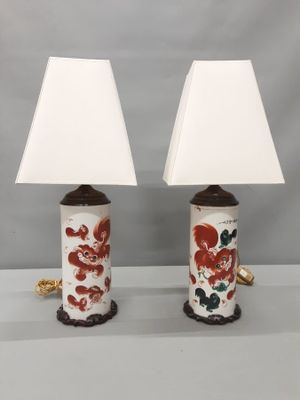 CHINE. Paire de vases rouleaux transformés en lampes en porc…