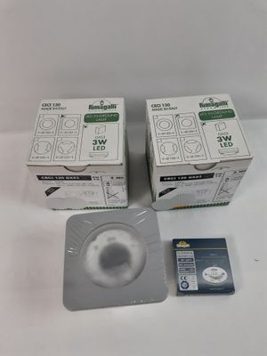 Lot de 2 - FUMAGALLI - Ces spots carrés gris mesurent 120 mm…