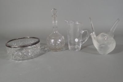 [VERRERIES] - LALIQUE France, vase pique fleurs aux colombes…