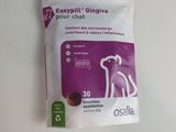 une photo d'un sac de croquettes posé sur une table