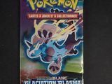 gros plan d'une carte à collectionner pokemon sur une table