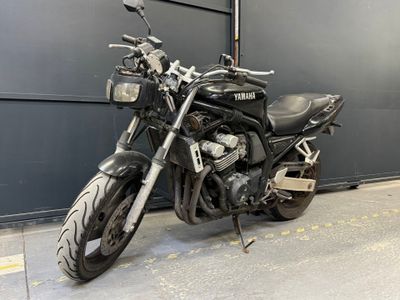 YAMAHA 600 FZS - Immatriculation : CH-603-RM - Genre : MTT2 …