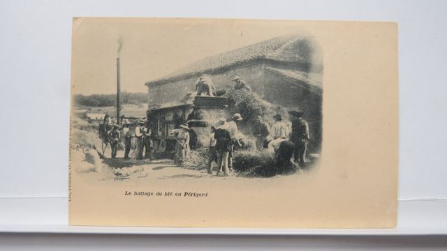 Dordogne : Le battage du blé en Périgord. TBE. Dos non divisé.