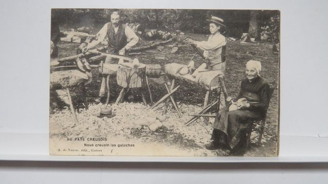 Au Pays creusois : Sabotiers (carte différente). TBE.