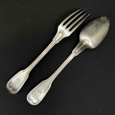 Un couvert en argent 950 millièmes modèle au filet gravé d'u… - Photo 1