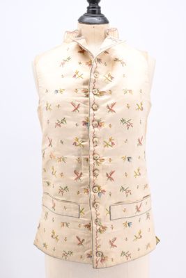 a woman ' s vest on a mannequin mannequin mannequin mannequin mannequin mannequin mannequin mannequin mann