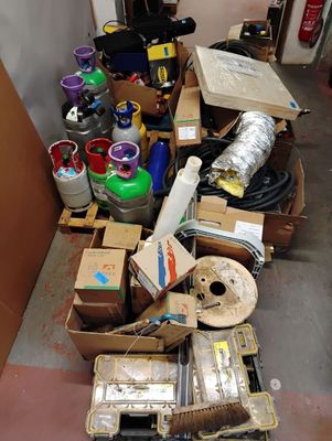 Lot comprenant : gaines, corps valve radiateur thermostatiqu… - Photo 1