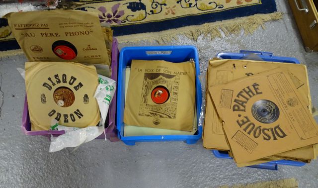 Lot de disques anciens (PATHE, Disque ODEON, La VOIX DE SON MAITR...