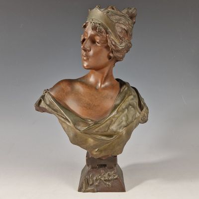 buste en bronze représentant une femme coiffée d'une couronne