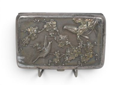 Étui à cigarettes de forme rectangulaire en argent massif au…