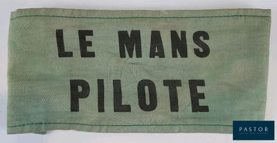 un vieux sac de pilote français portant l'inscription « Le Mans Pilote »