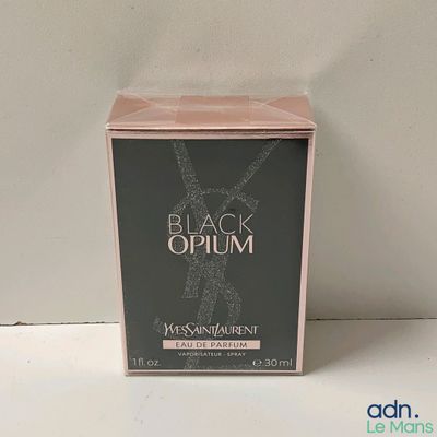 Black Opium d'Yves Saint Laurent, eau de parfum en vaporisateur pour femme
