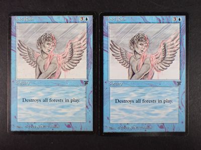 Voici deux cartes représentant des anges, posées sur une table.