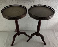 Paire de guéridons garniture cuivre dessus marbre. (photo 4)
