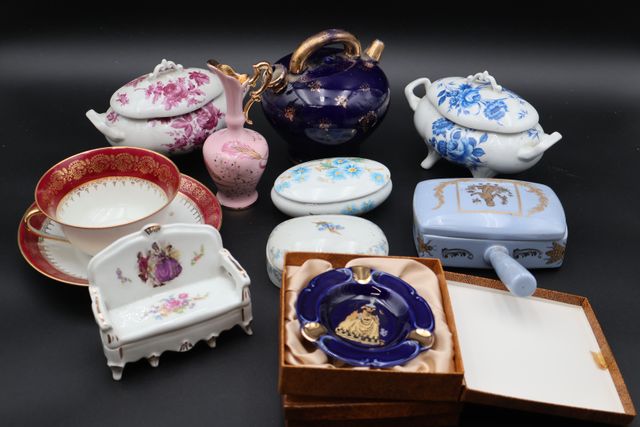 Porcelaine : déjeuner, cendrier, ramasse miettes et divers