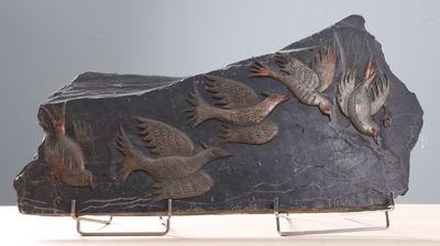 RICWAL (XXème siècle). Bas-relief en ardoise à décor de plaq…