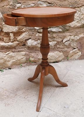 Petite table volante ou bout de canapé en bois blond à plate…