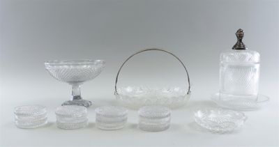 a lot of glass items that are on the table