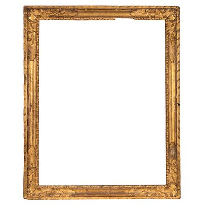 un cadre doré ancien sur fond blanc