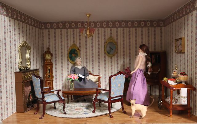 Diorama. Composition miniature, dans une vitrine en bois, vitre e...