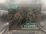 La carte à collectionner Pokémon est exposée dans une vitrine.