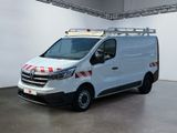 une camionnette blanche avec une bande rouge et blanche sur le côté