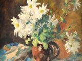 une peinture de fleurs blanches dans un vase sur une table