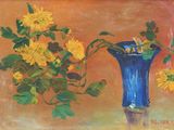 tableau représentant un vase bleu contenant des fleurs jaunes, posé sur une table