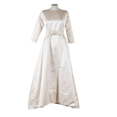 a white dress on a mannequin mannequin mannequin mannequin mannequin mannequin mannequin mannequin mannequin