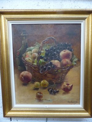 une peinture à l'huile représentant un panier de fruits posé sur une table