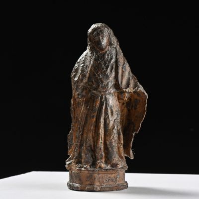 an image of a statue of a woman with a veil on her head