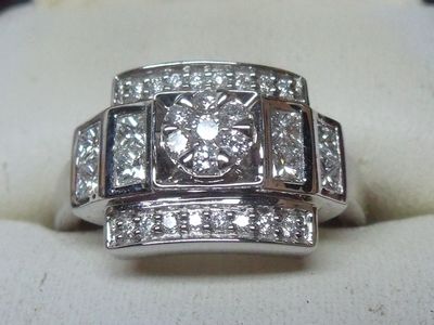 Bague en or blanc 18K, sertie de diamants de taille moderne …