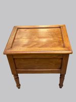 Petit cabinet d'aisance en bois fruitier, teinté miel, abatt… (photo 2)