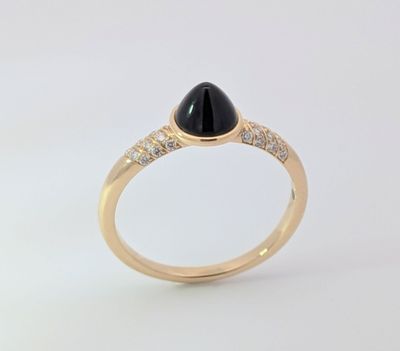 KORLOFF/AURA Bague or jaune, diamants, onyx