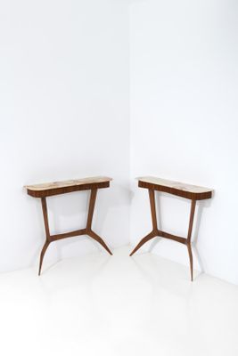 paire de tables d'appoint de style « mid-century modern » dans le style de Person