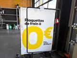 a sign that says blaguettes de freind oe