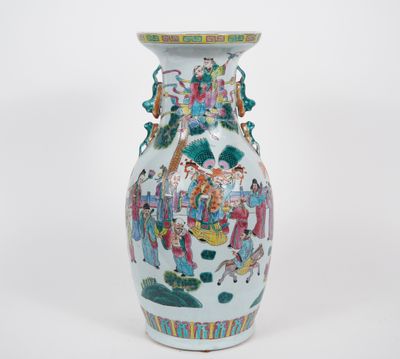 Chine, travail moderne Vase balustre en porcelaine et émaux …