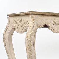 Console rectangulaire en bois laqué ceinture sculpté d'un mé… (photo 2)
